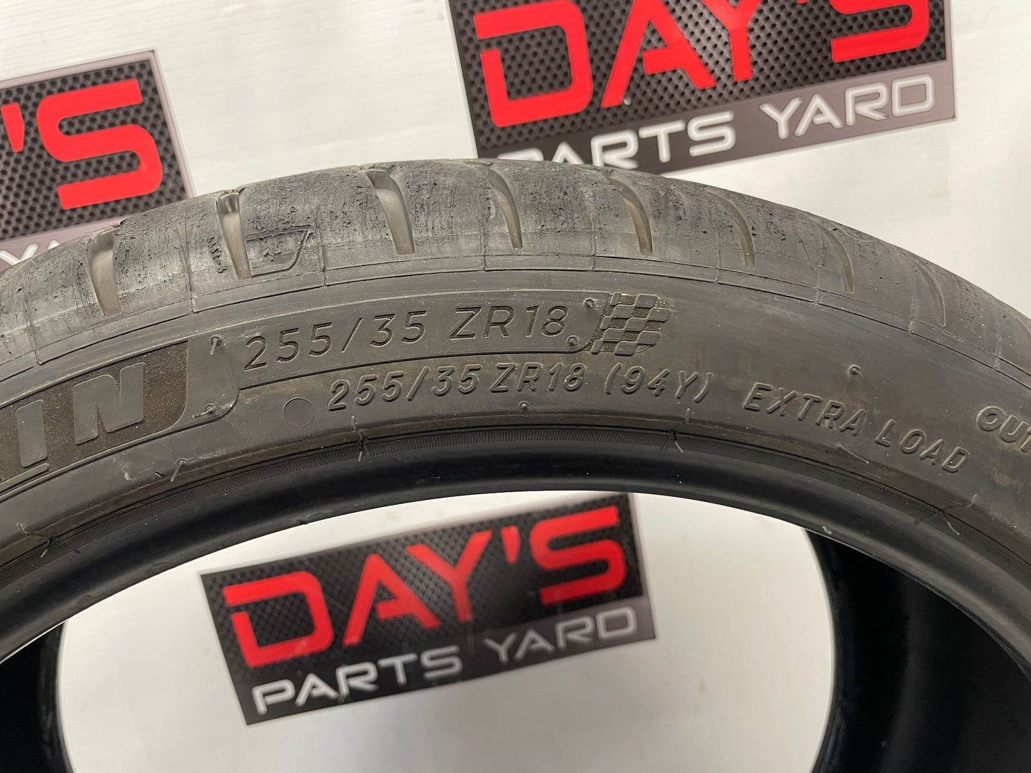 Michelin Pilot Sport 4S 255/35ZR18 Tire