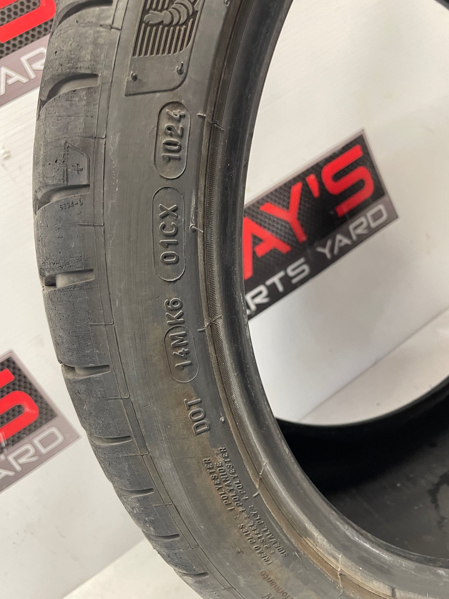 Michelin Pilot Sport 4S 255/35ZR18 Tire