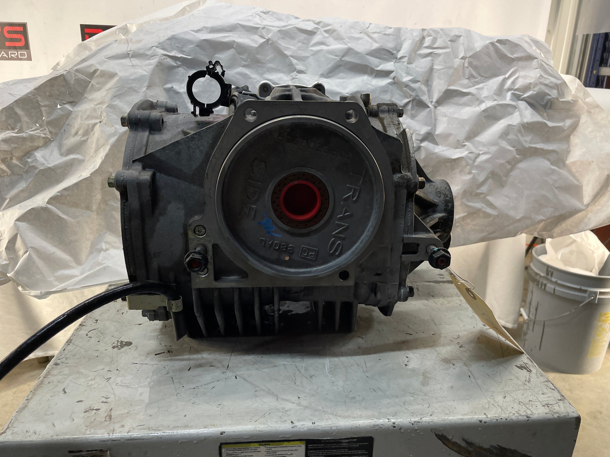2004 Chevy C5 Corvette Rear End Differential Carrier G90 3.15 OEM 3 Rib - Day's Parts Yard