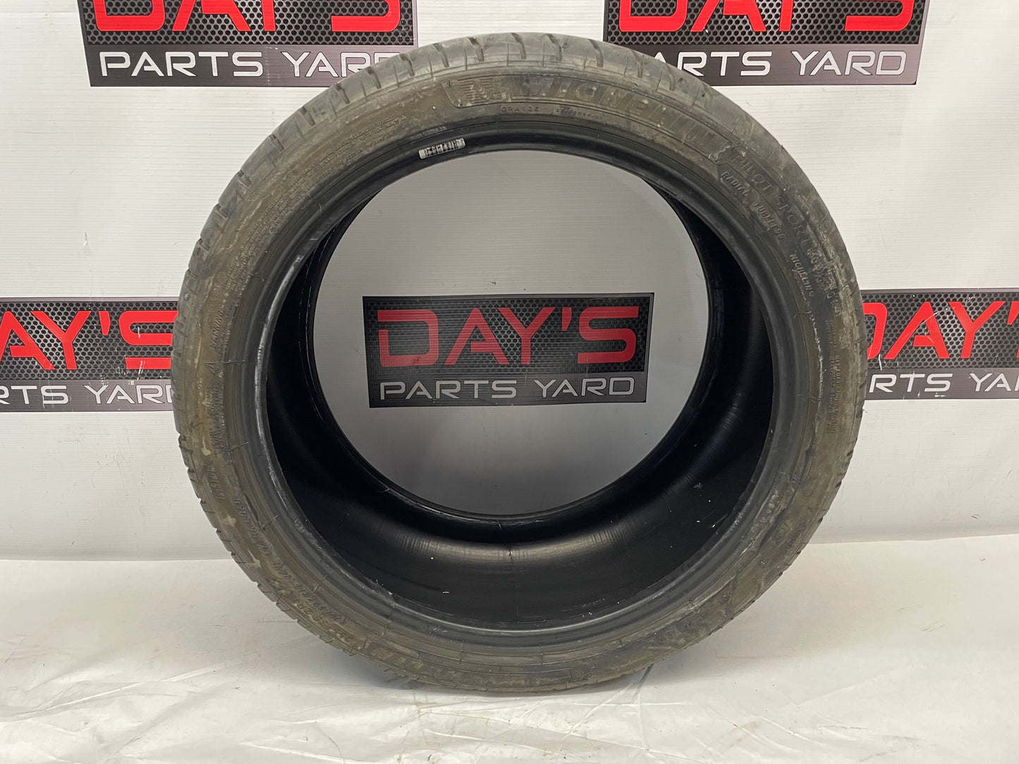 Michelin Pilot Sport 4S 255/35ZR18 Tire