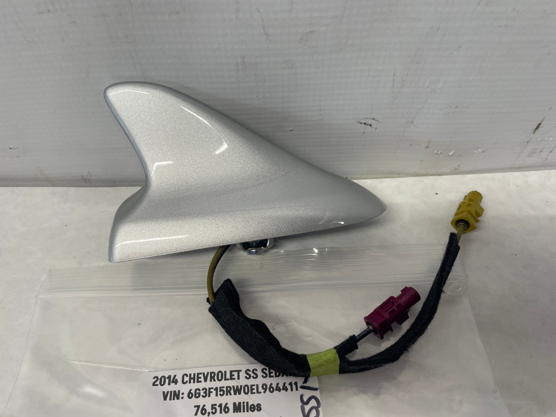 2014 Chevy SS Sedan Shark Fin Roof Antenna OEM - Day's Parts Yard