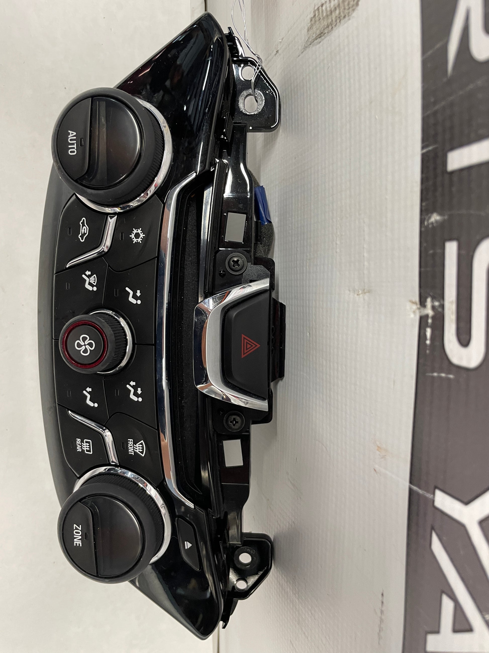 2014 Chevy SS Sedan HVAC Controls Heat A/C Control Unit Panel OEM - Day's Parts Yard