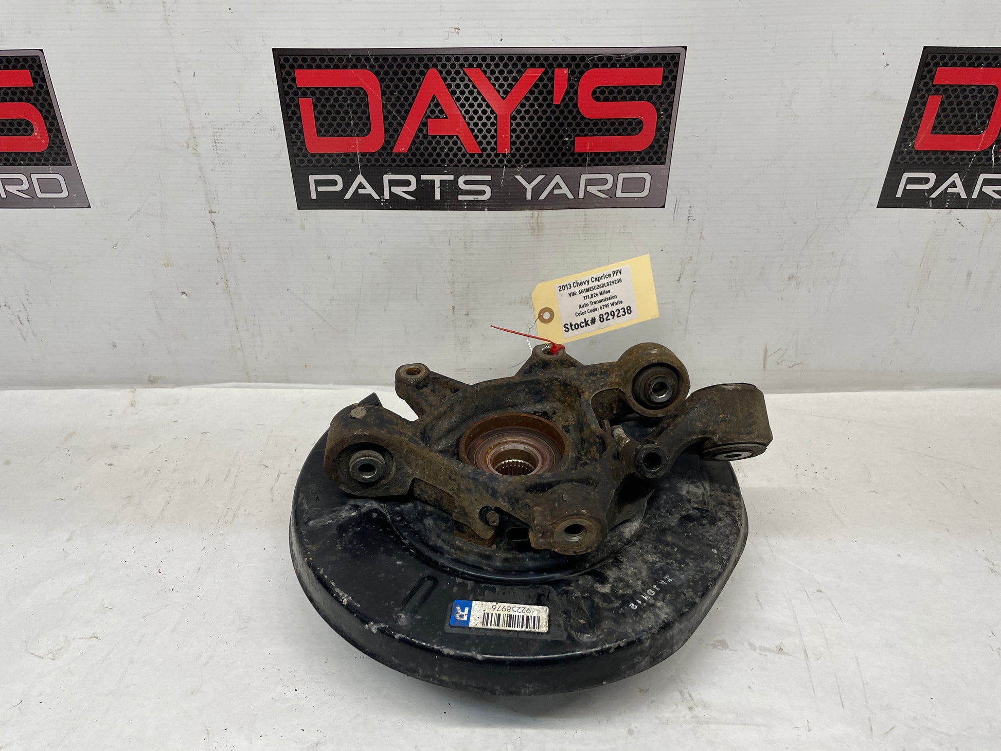 2013 Chevy Caprice PPV RH Passenger Rear Suspension Spindle Hub Knuckle Assembly OEM - Day's Parts Yard
