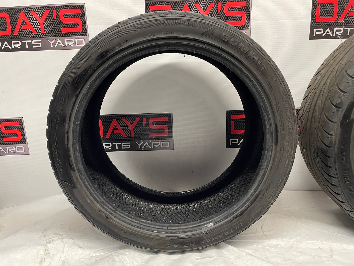 245/40ZR19 Summit Ultramax Tires - Day's Parts Yard