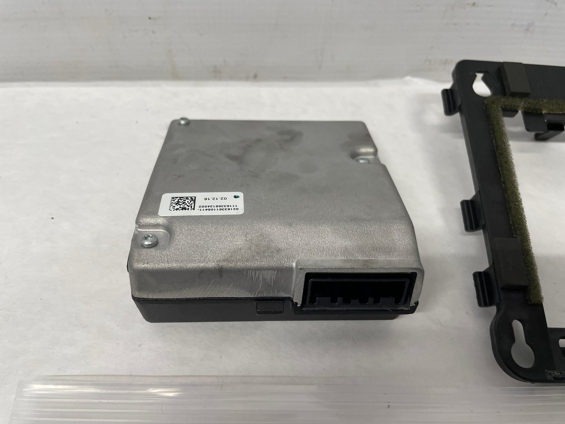 2014 Chevy SS Sedan Windshield Lane Departure Camera Module System w/ Bracket OEM - Day's Parts Yard