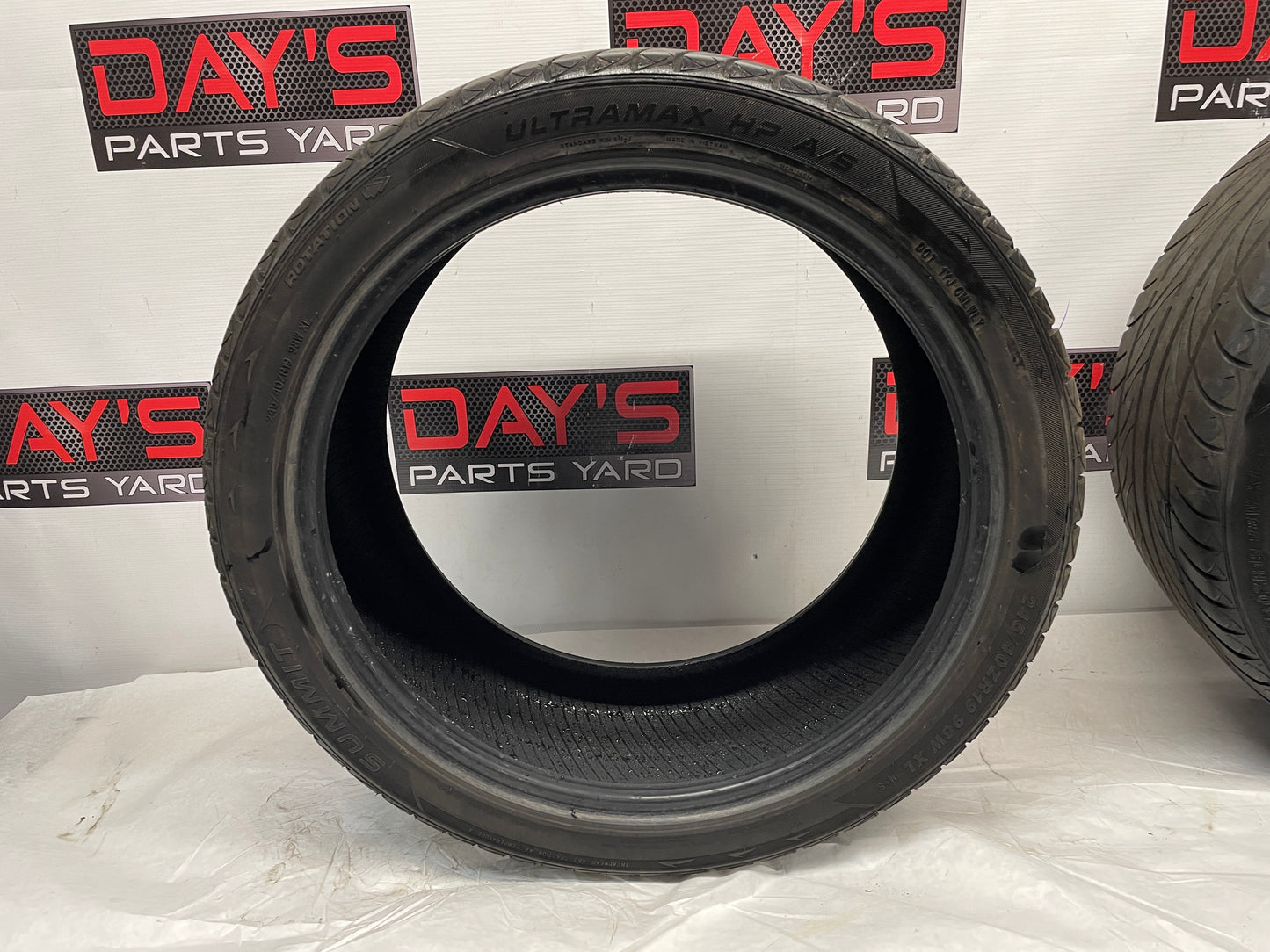 245/40ZR19 Summit Ultramax Tires - Day's Parts Yard