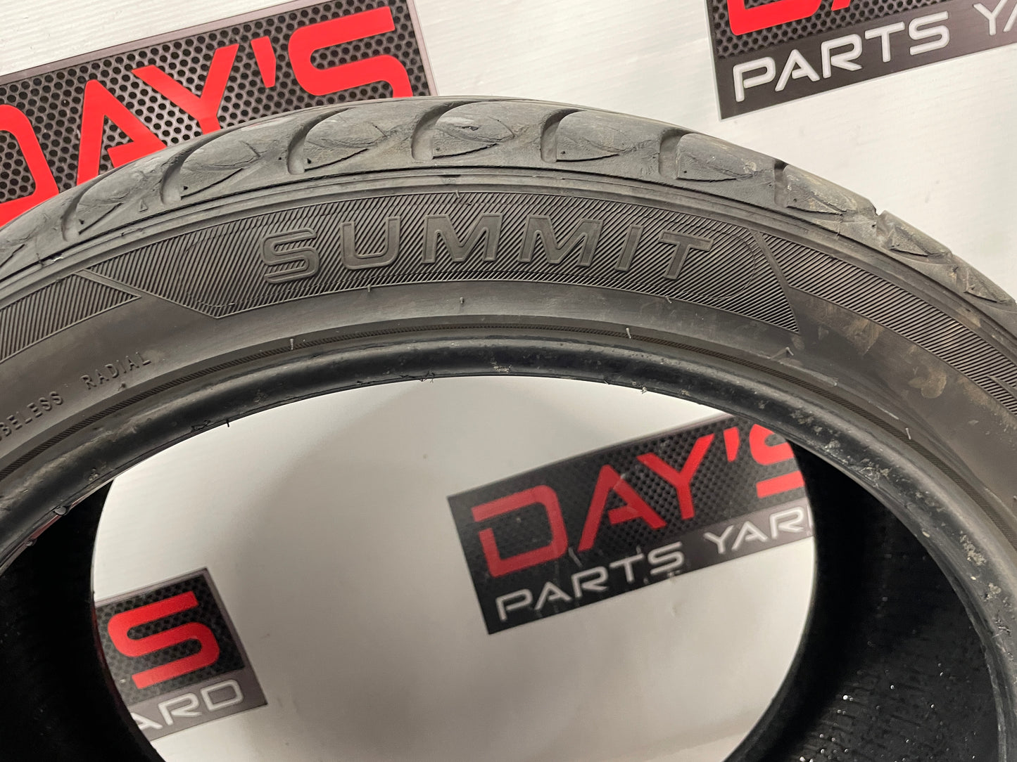 245/40ZR19 Summit Ultramax Tires - Day's Parts Yard