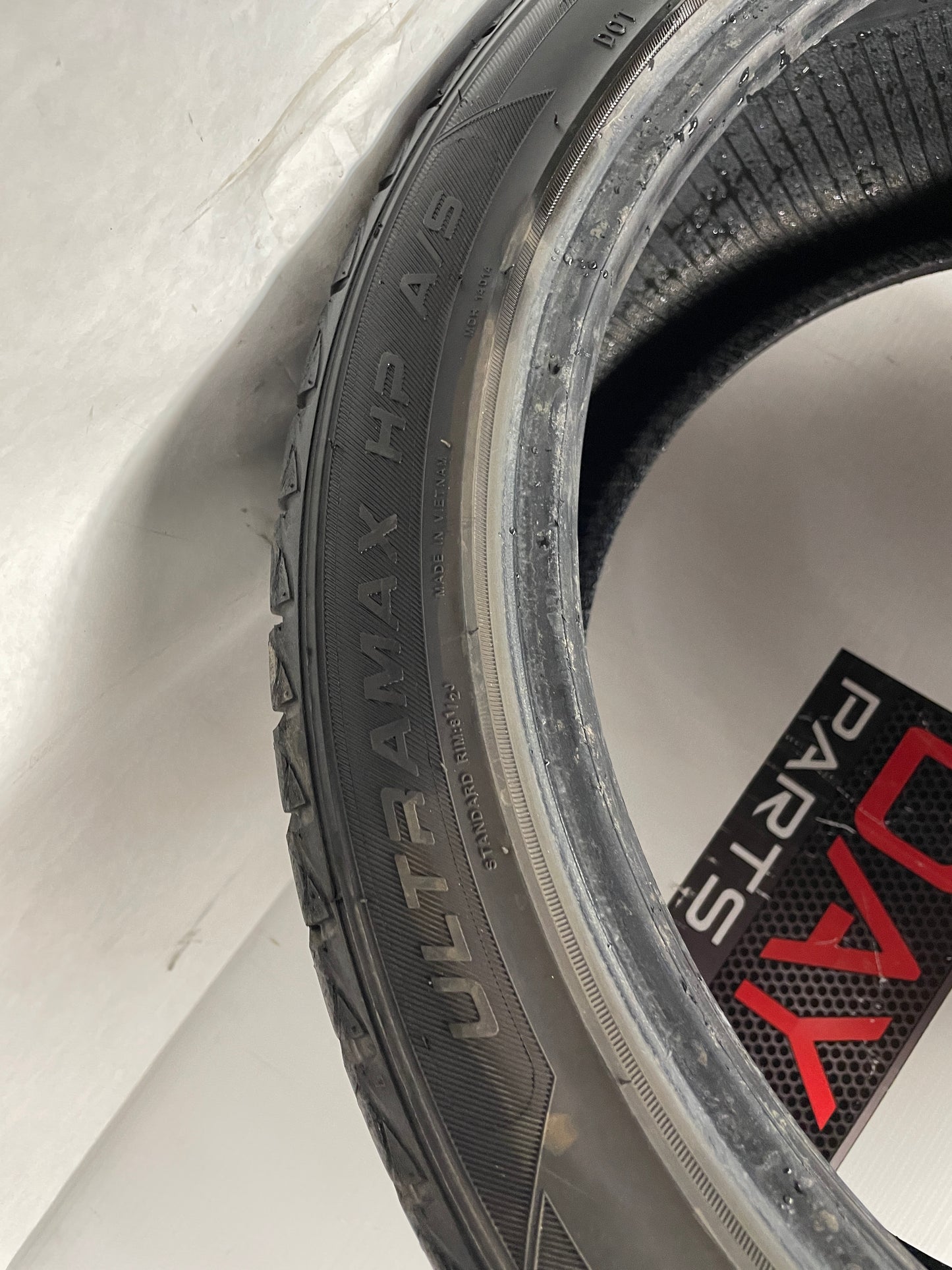 245/40ZR19 Summit Ultramax Tires - Day's Parts Yard