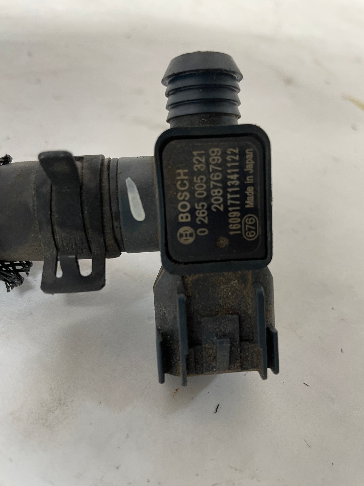 2017 Chevy SS Sedan Brake Booster Vacuum Hose Line Tube OEM