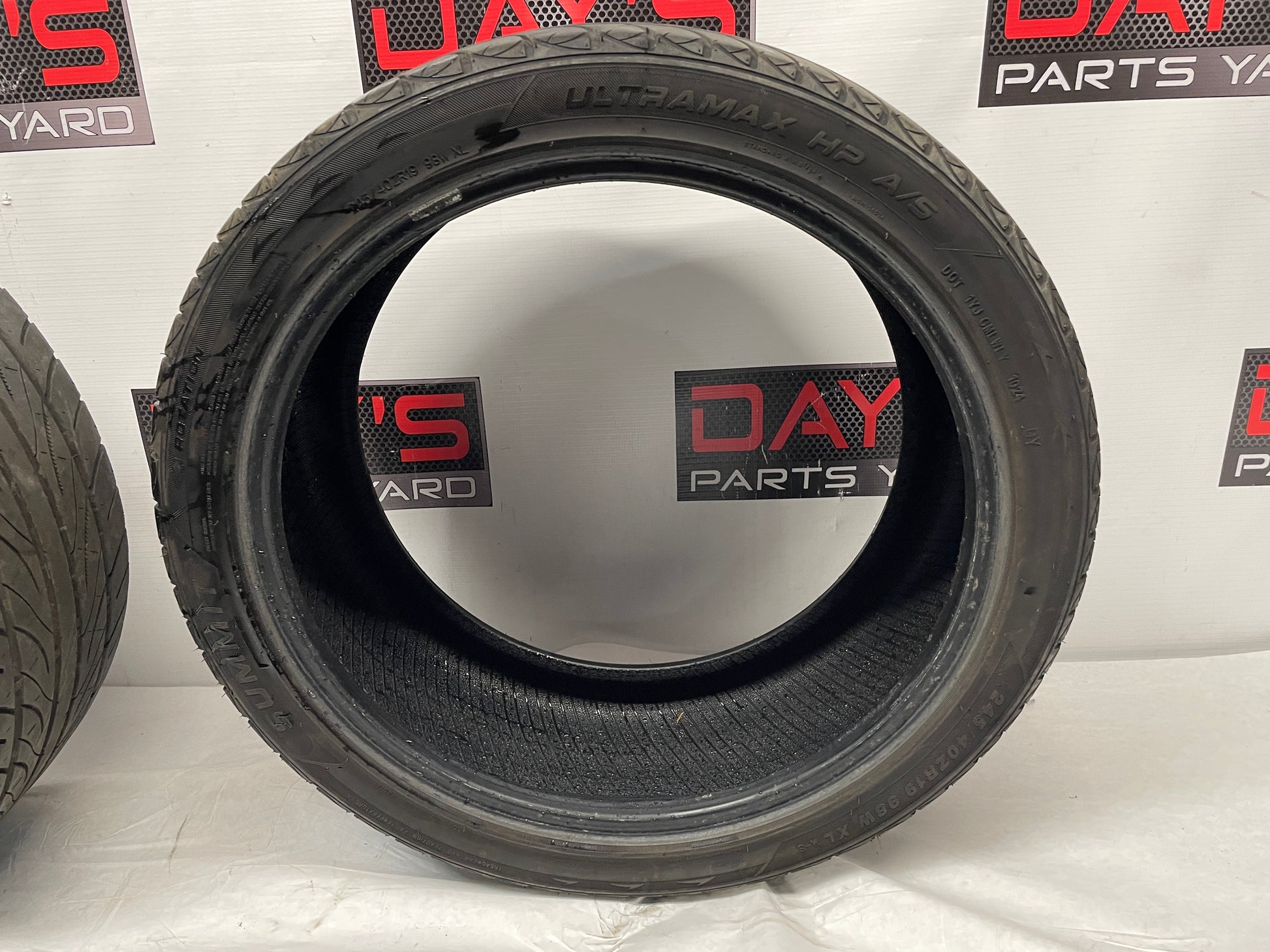245/40ZR19 Summit Ultramax Tires - Day's Parts Yard