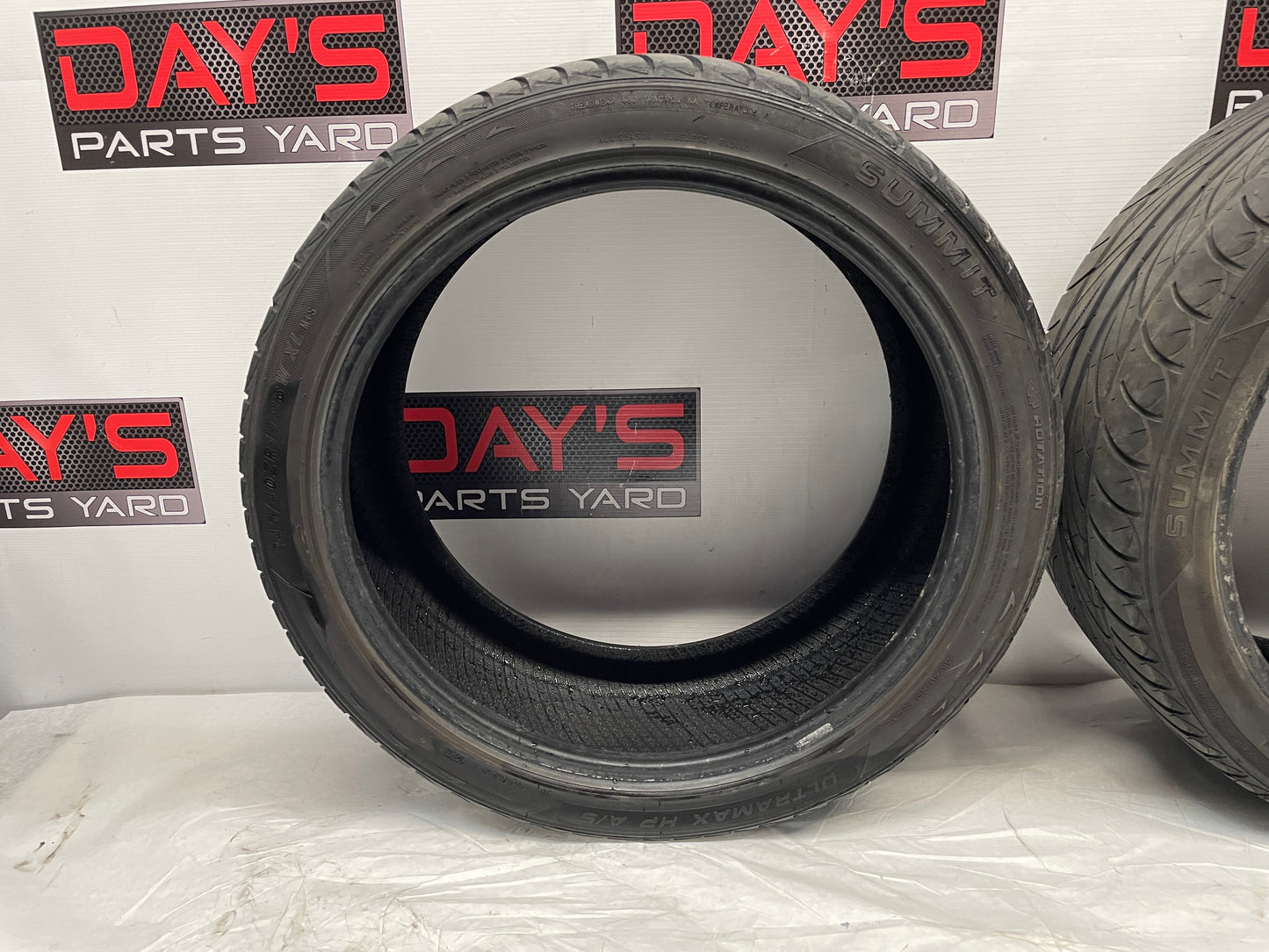 245/40ZR19 Summit Ultramax Tires - Day's Parts Yard