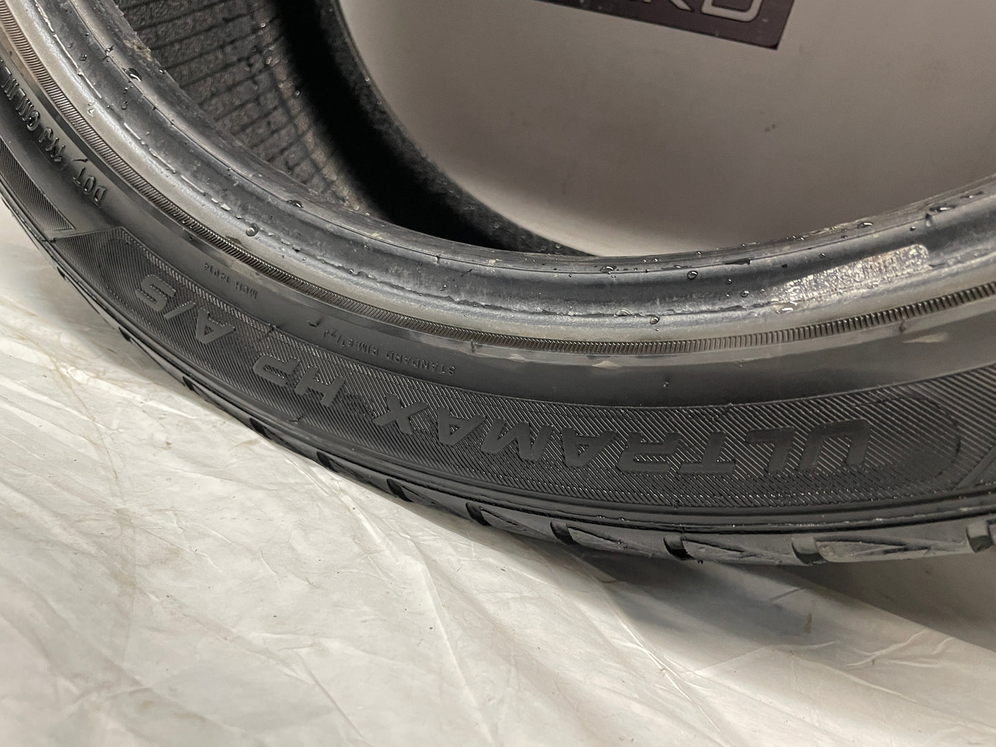 245/40ZR19 Summit Ultramax Tires - Day's Parts Yard