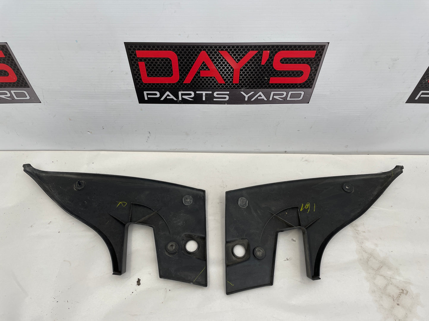 2019 Chevy Camaro SS RH & LH Tail Light Taillight Filler Panel Cover OEM