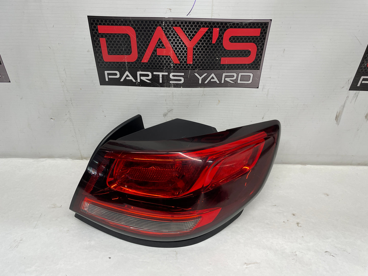 2014 Chevy SS Sedan RH Passenger Outer Tail Light Taillight Stop Lamp OEM - Day's Parts Yard