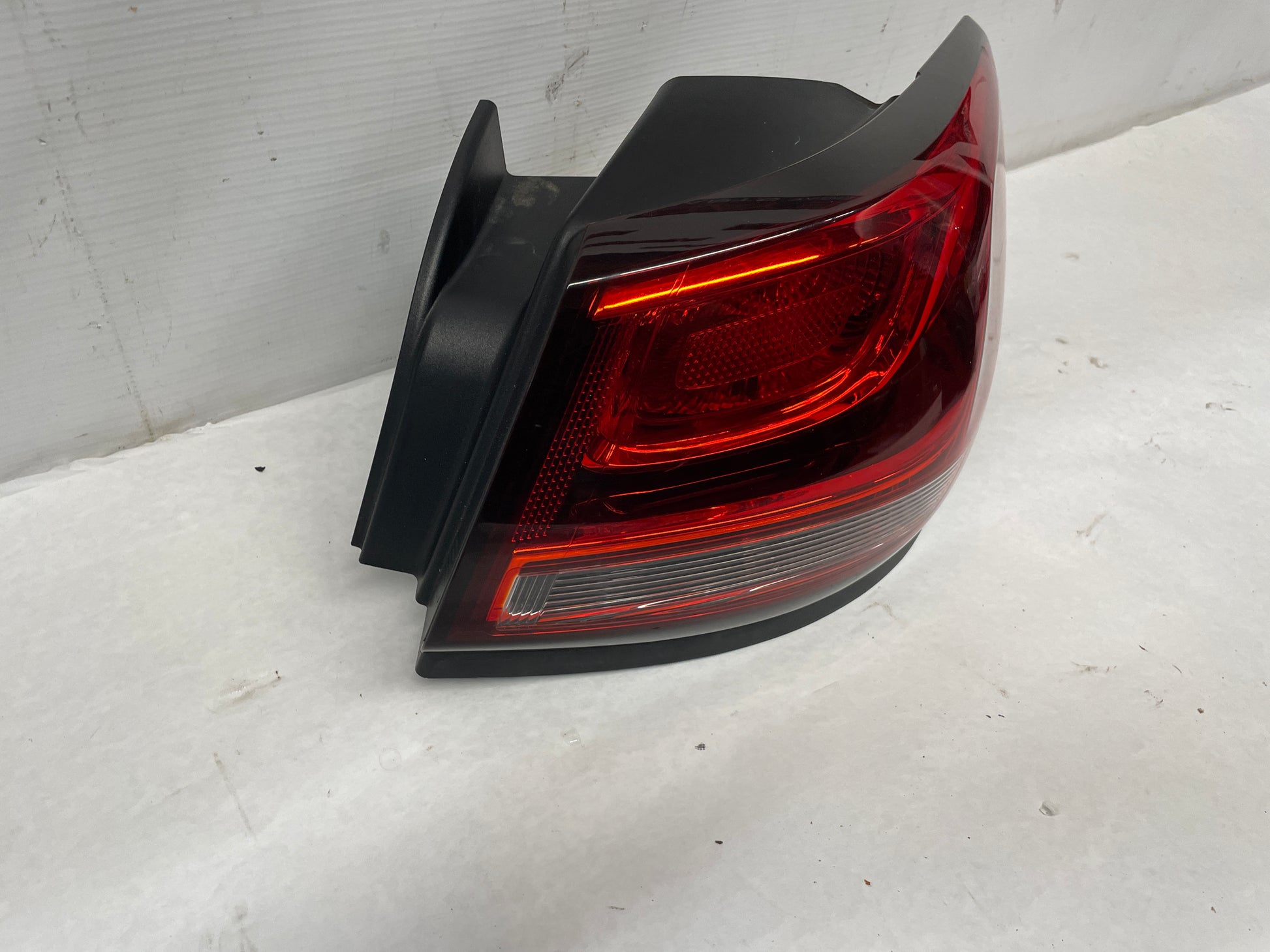 2014 Chevy SS Sedan RH Passenger Outer Tail Light Taillight Stop Lamp OEM - Day's Parts Yard