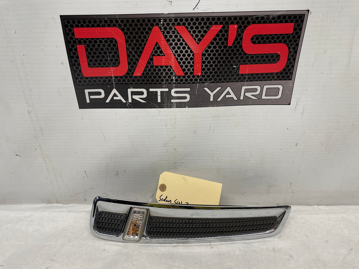 2017 Chevy SS Sedan RH Passenger Fender Side Marker Lights Tail Lamp OEM