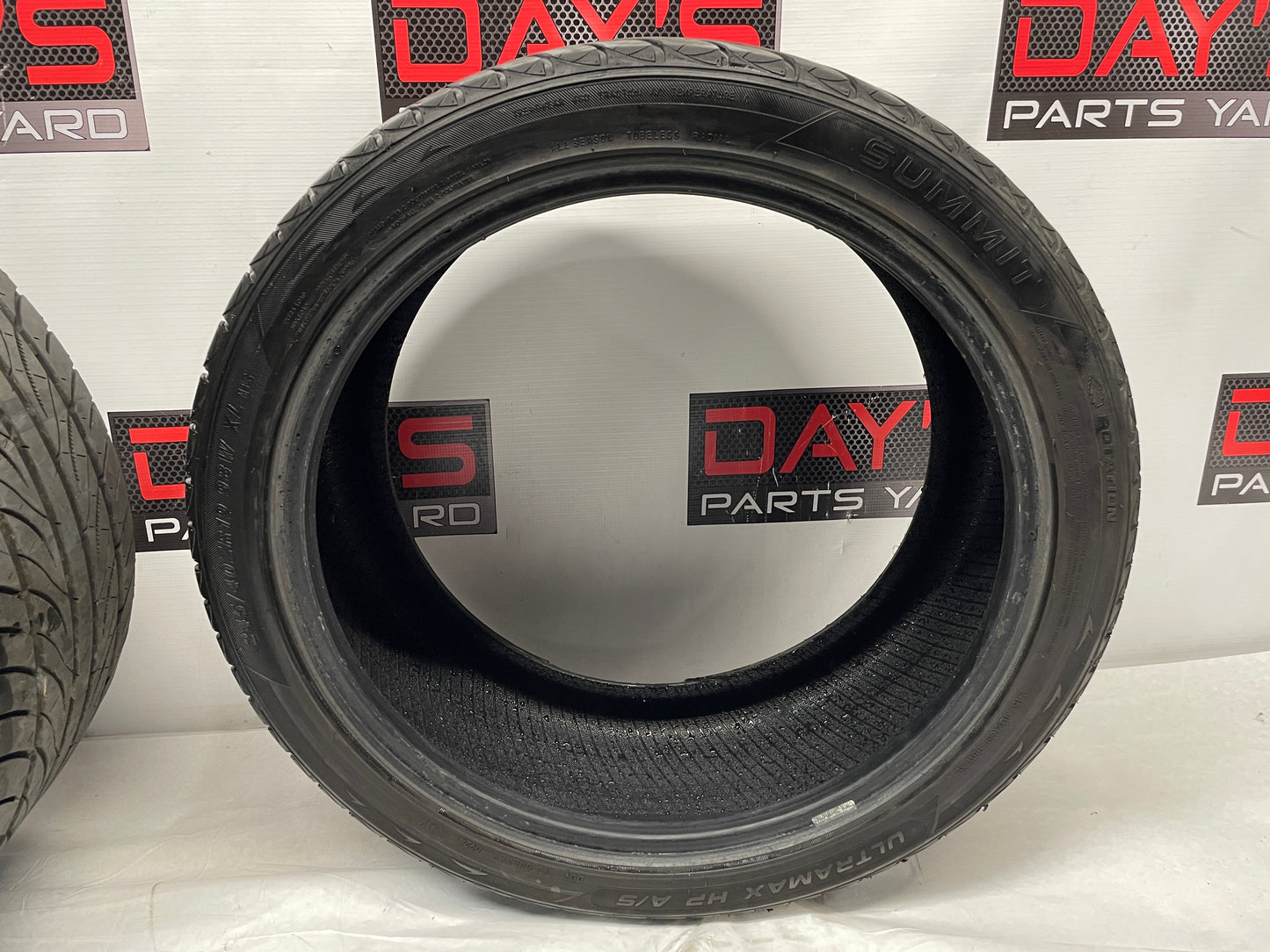 245/40ZR19 Summit Ultramax Tires - Day's Parts Yard