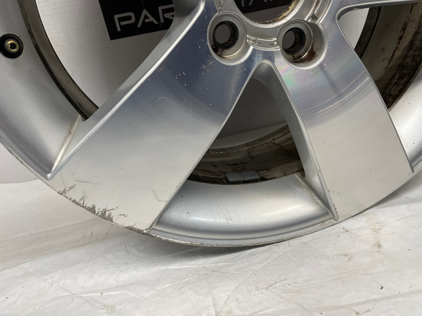 2009 Pontiac G8 GT Factory OEM 19X8 Wheel - Day's Parts Yard