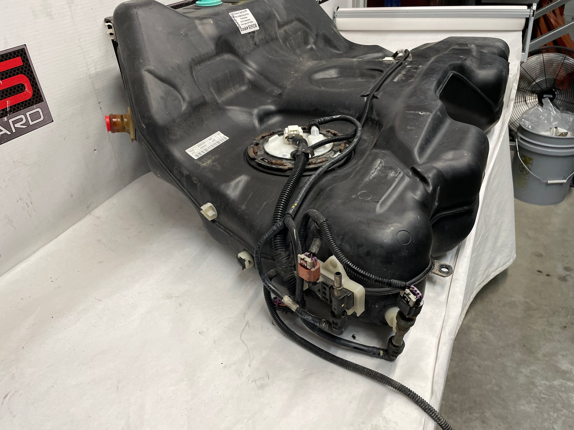 2013 Chevy Caprice PPV Fuel Gas Tank w/ Pumps Sending Unit OEM - Day's Parts Yard