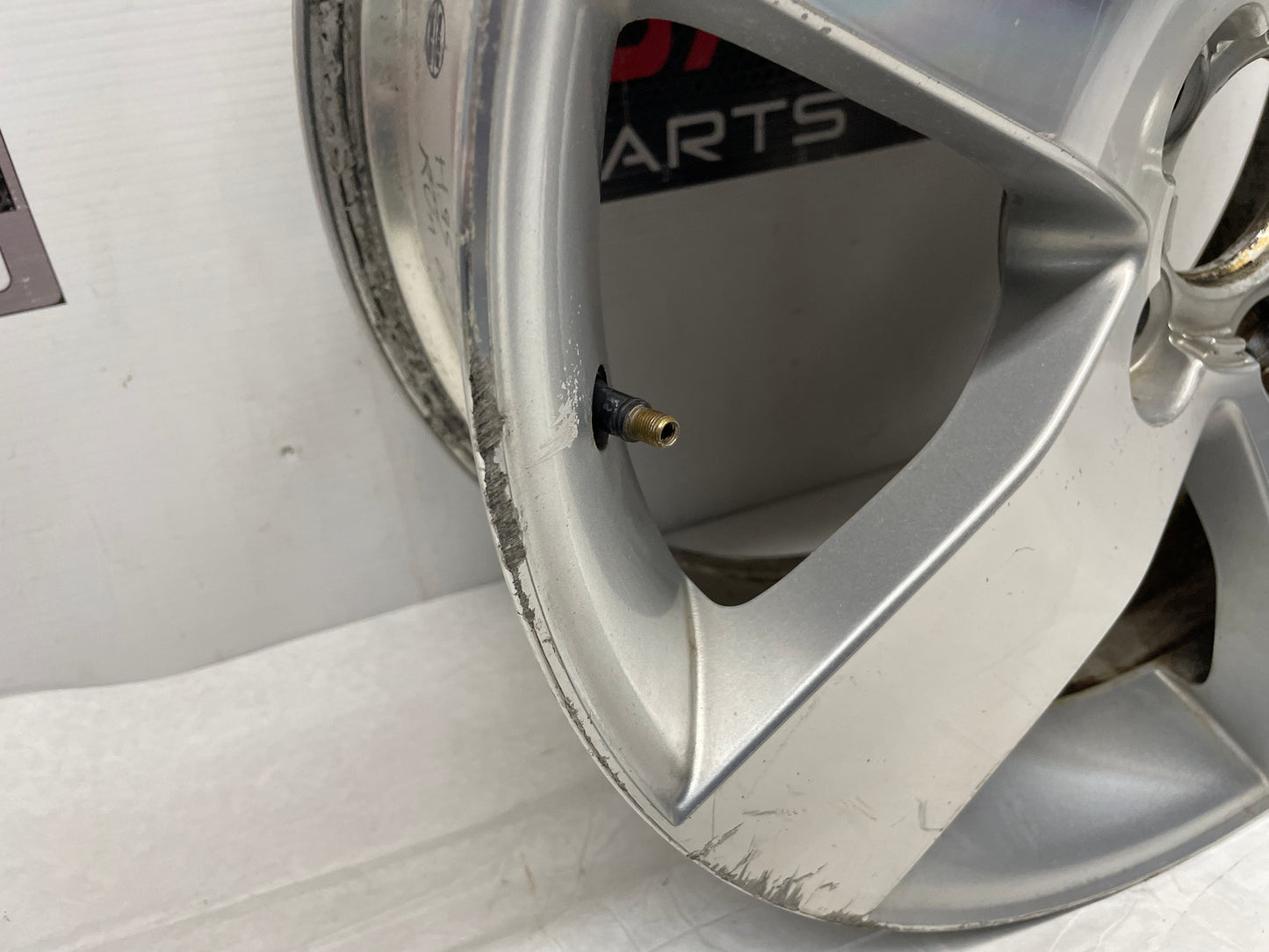 2009 Pontiac G8 GT Factory OEM 19X8 Wheel - Day's Parts Yard