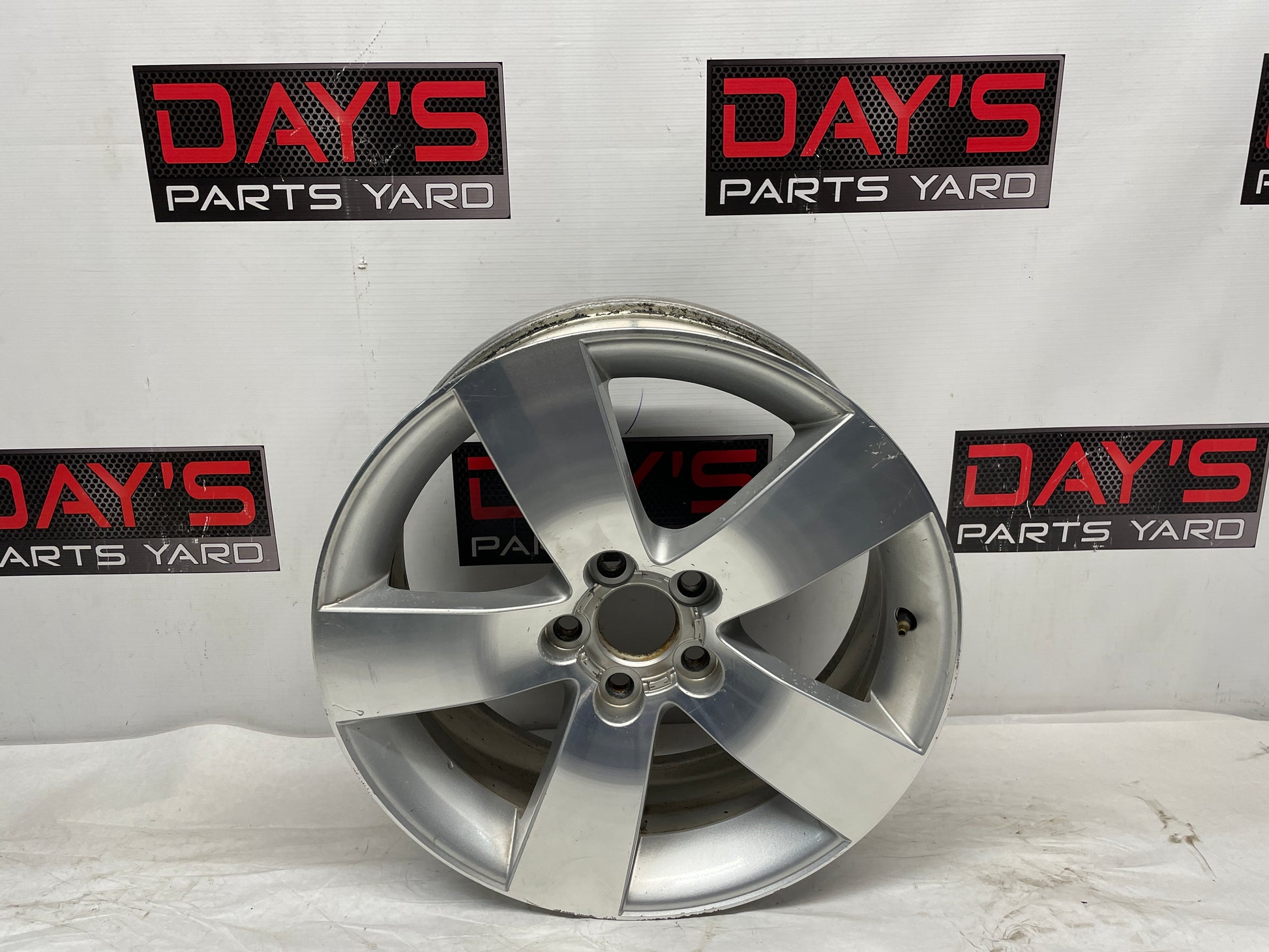 2009 Pontiac G8 GT Factory OEM 19X8 Wheel - Day's Parts Yard