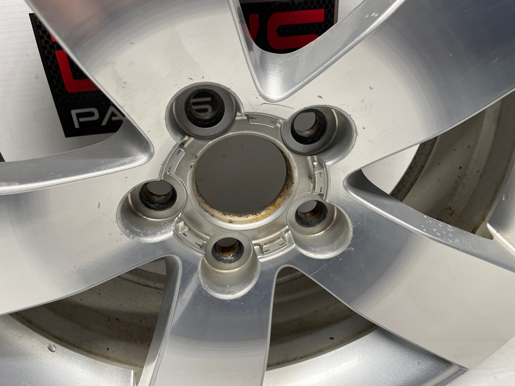 2009 Pontiac G8 GT Factory OEM 19X8 Wheel - Day's Parts Yard
