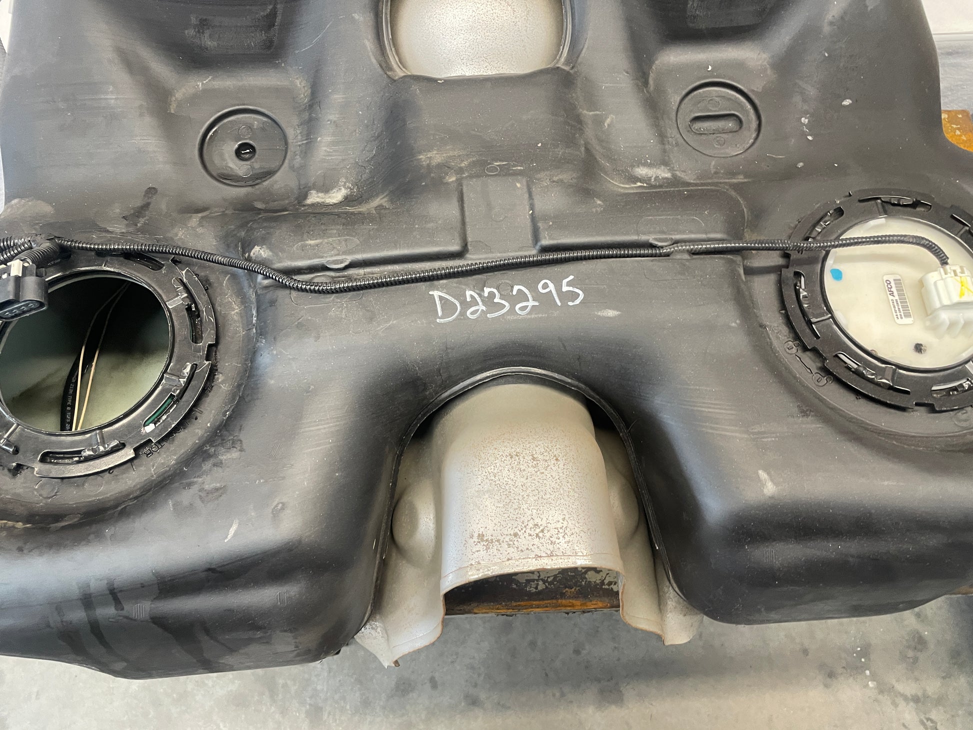 2011 Cadillac CTS-V Fuel/ Gas Tank W/ Level Sensor OEM - Day's Parts Yard
