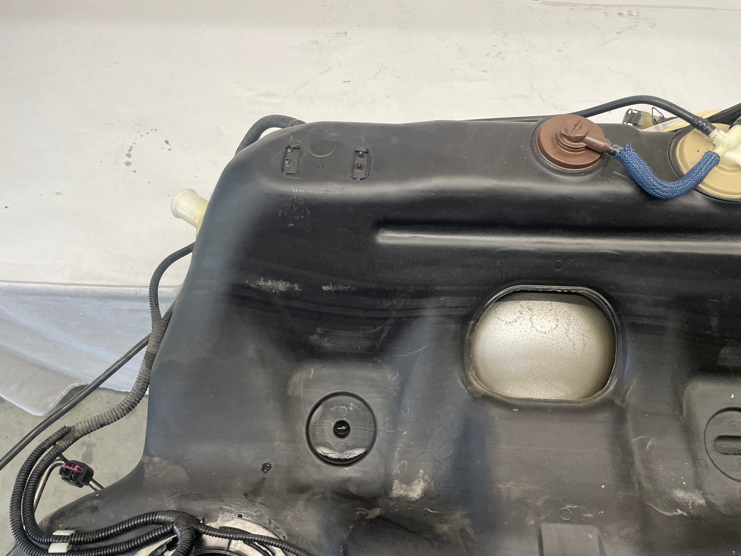 2011 Cadillac CTS-V Fuel/ Gas Tank W/ Level Sensor OEM - Day's Parts Yard