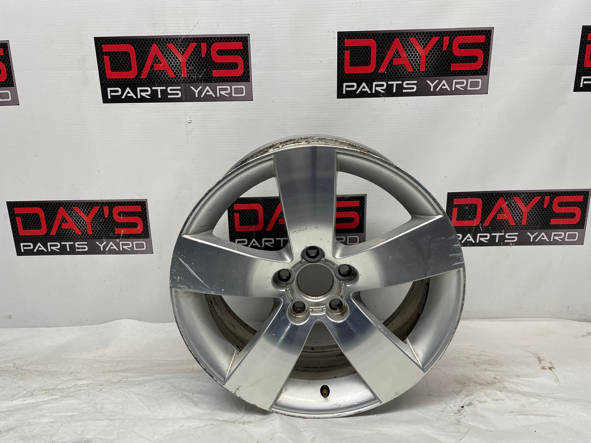 2009 Pontiac G8 GT Factory OEM 19X8 Wheel - Day's Parts Yard