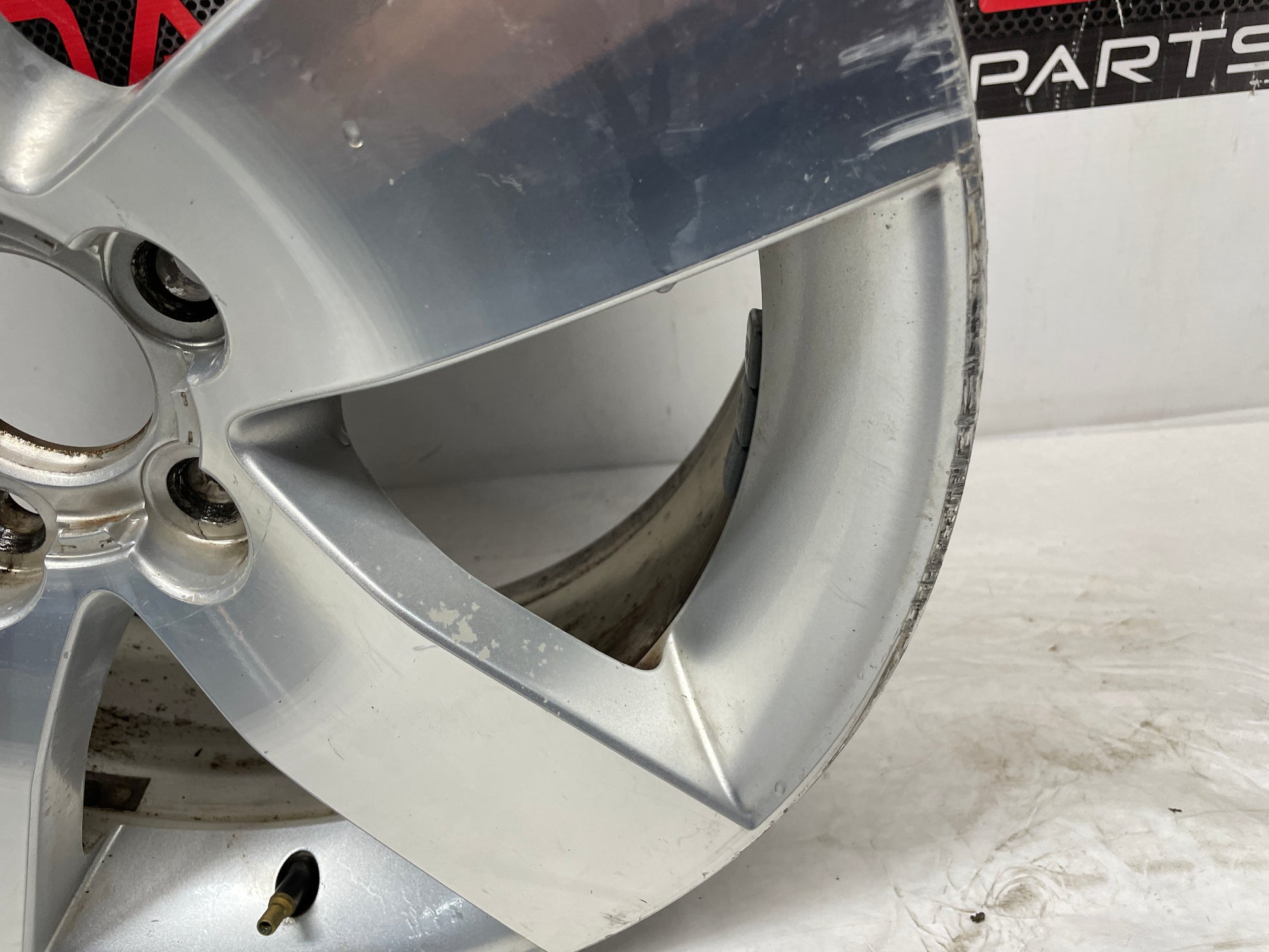 2009 Pontiac G8 GT Factory OEM 19X8 Wheel - Day's Parts Yard