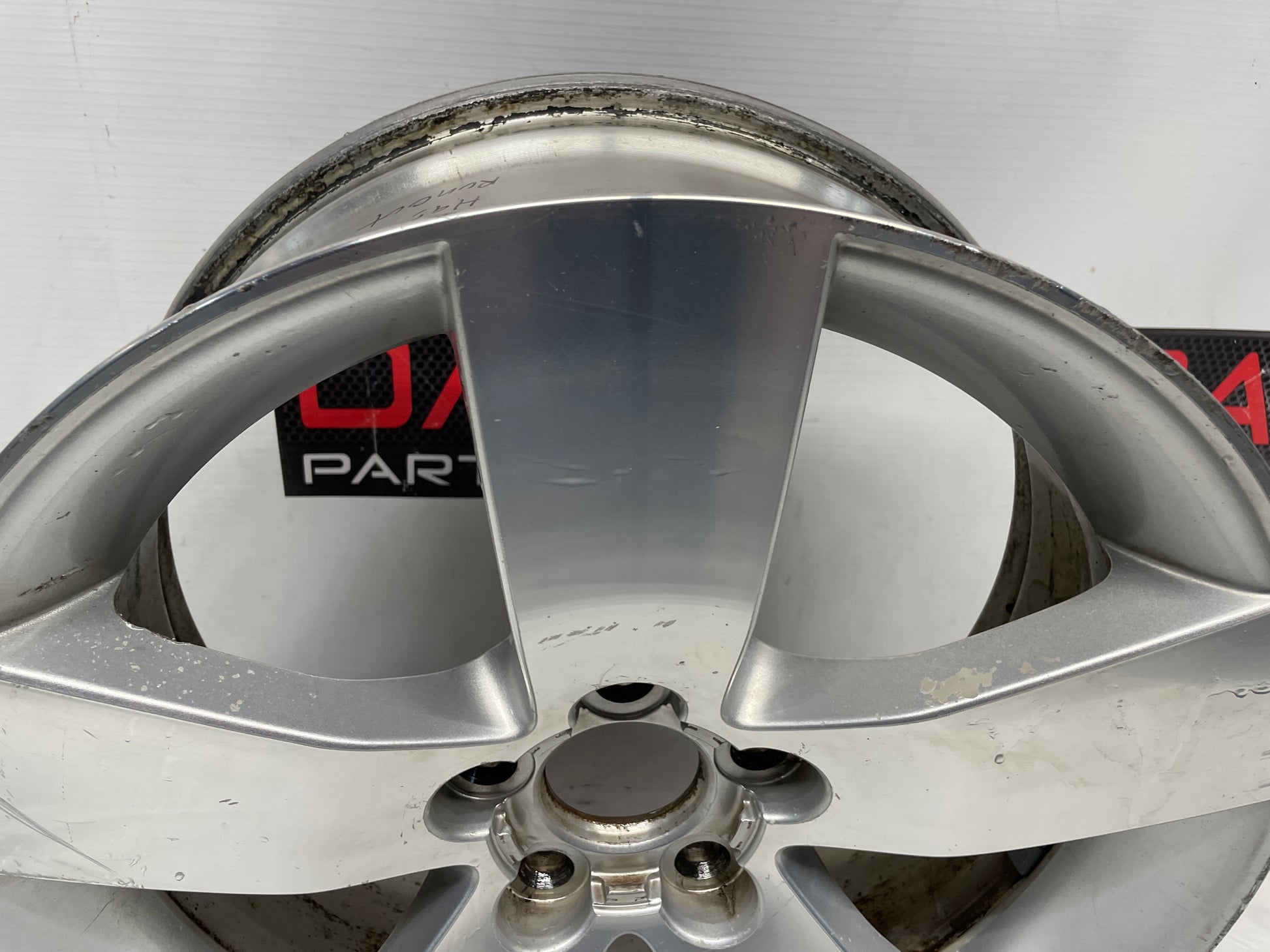 2009 Pontiac G8 GT Factory OEM 19X8 Wheel - Day's Parts Yard