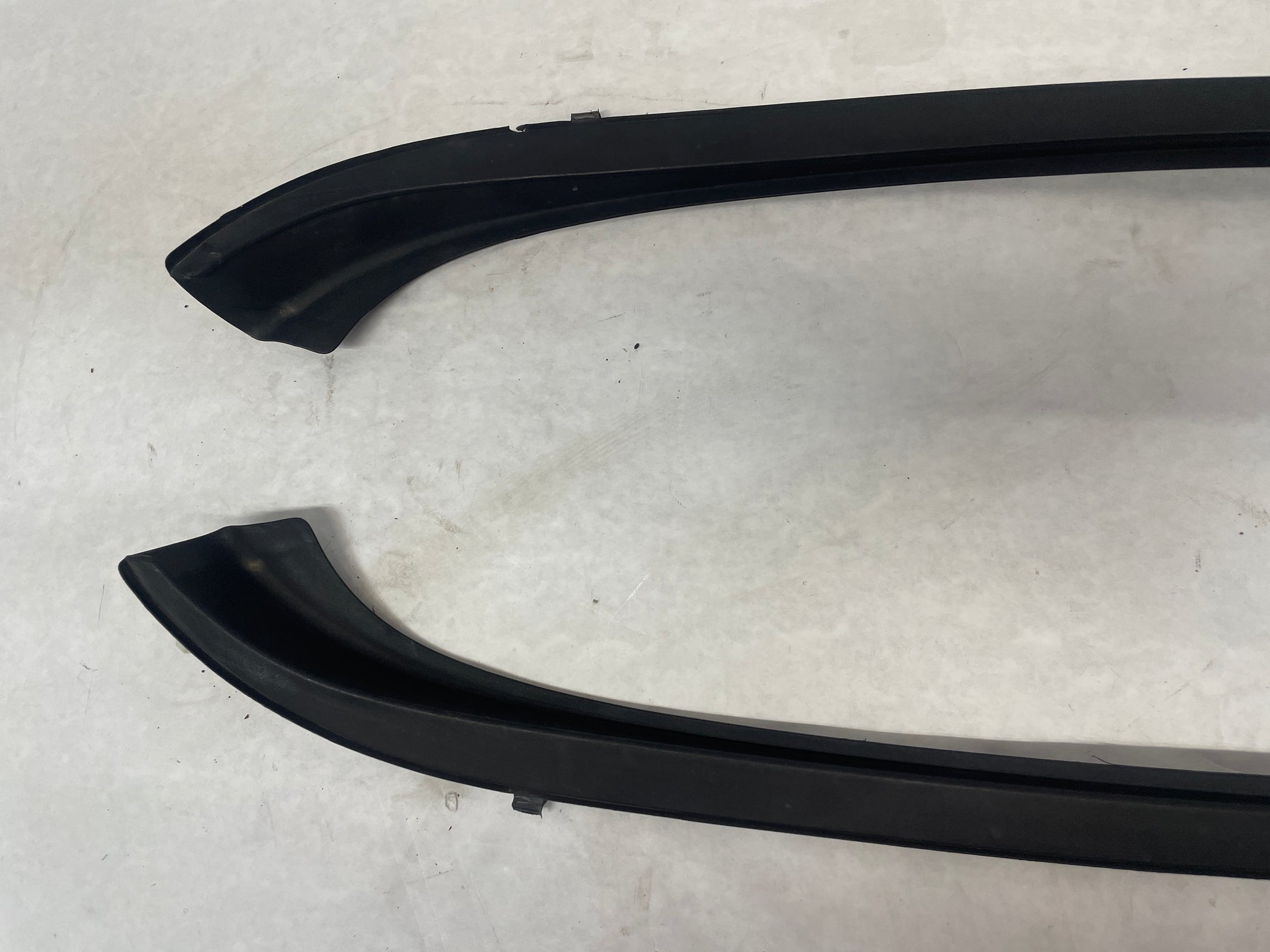 2014 Chevy SS Sedan RH & LH Windshield Molding Trim OEM - Day's Parts Yard