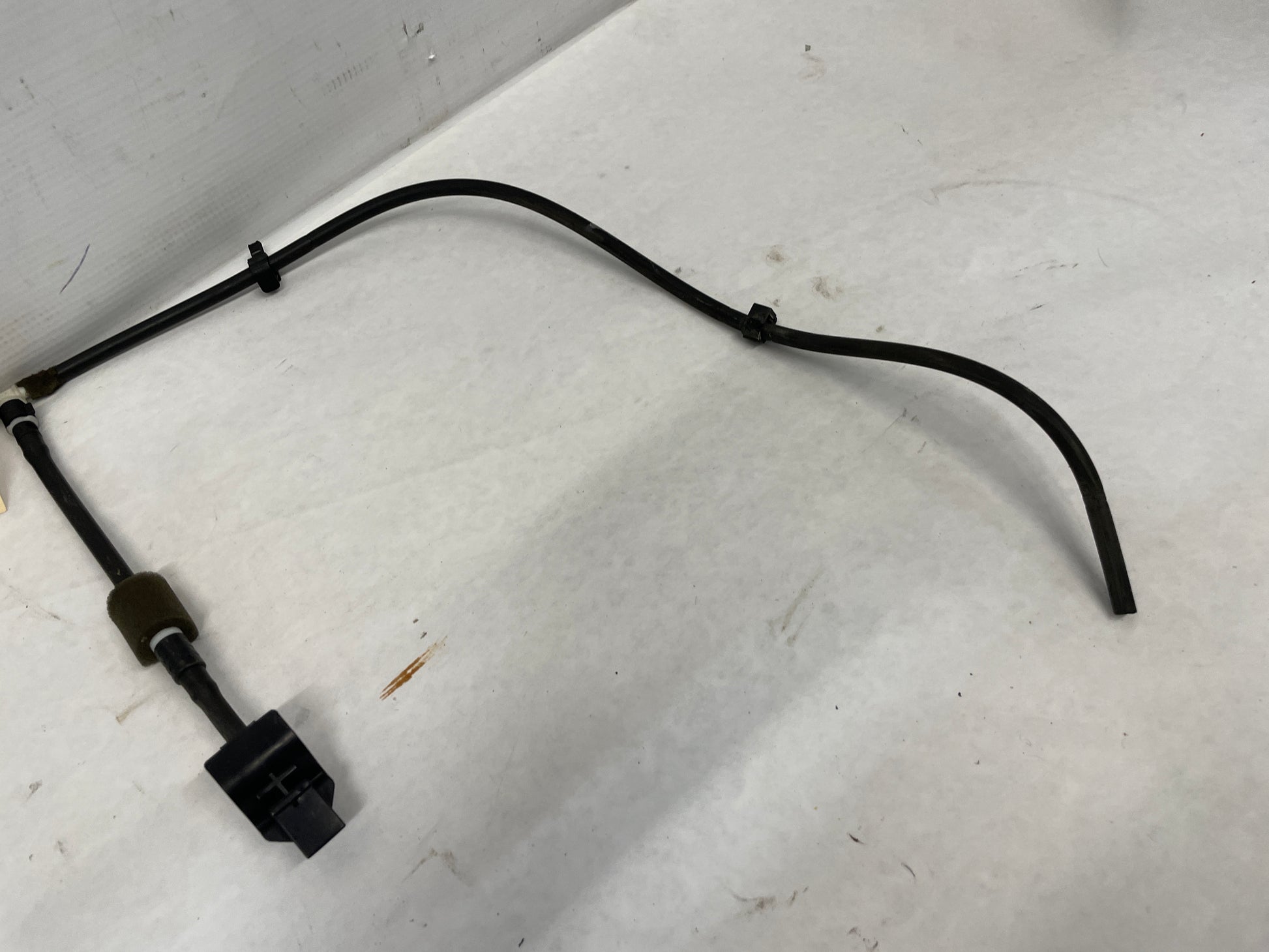 2014 Chevy SS Sedan Windshield Washer Nozzle Sprayer OEM - Day's Parts Yard