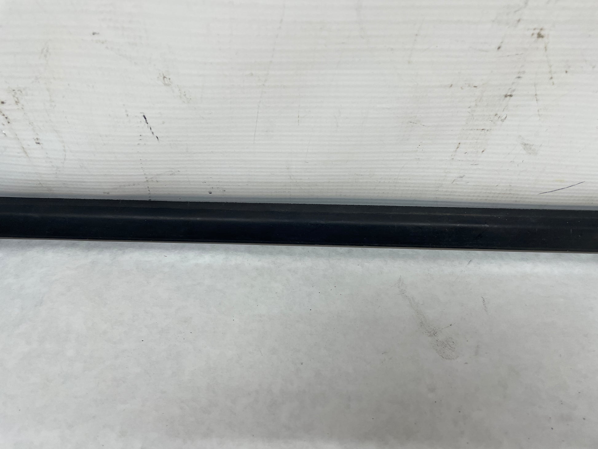 2009 Pontiac G8 GT RH Passenger Front Door Window Belt Molding Weather Strip Trim OEM - Day's Parts Yard