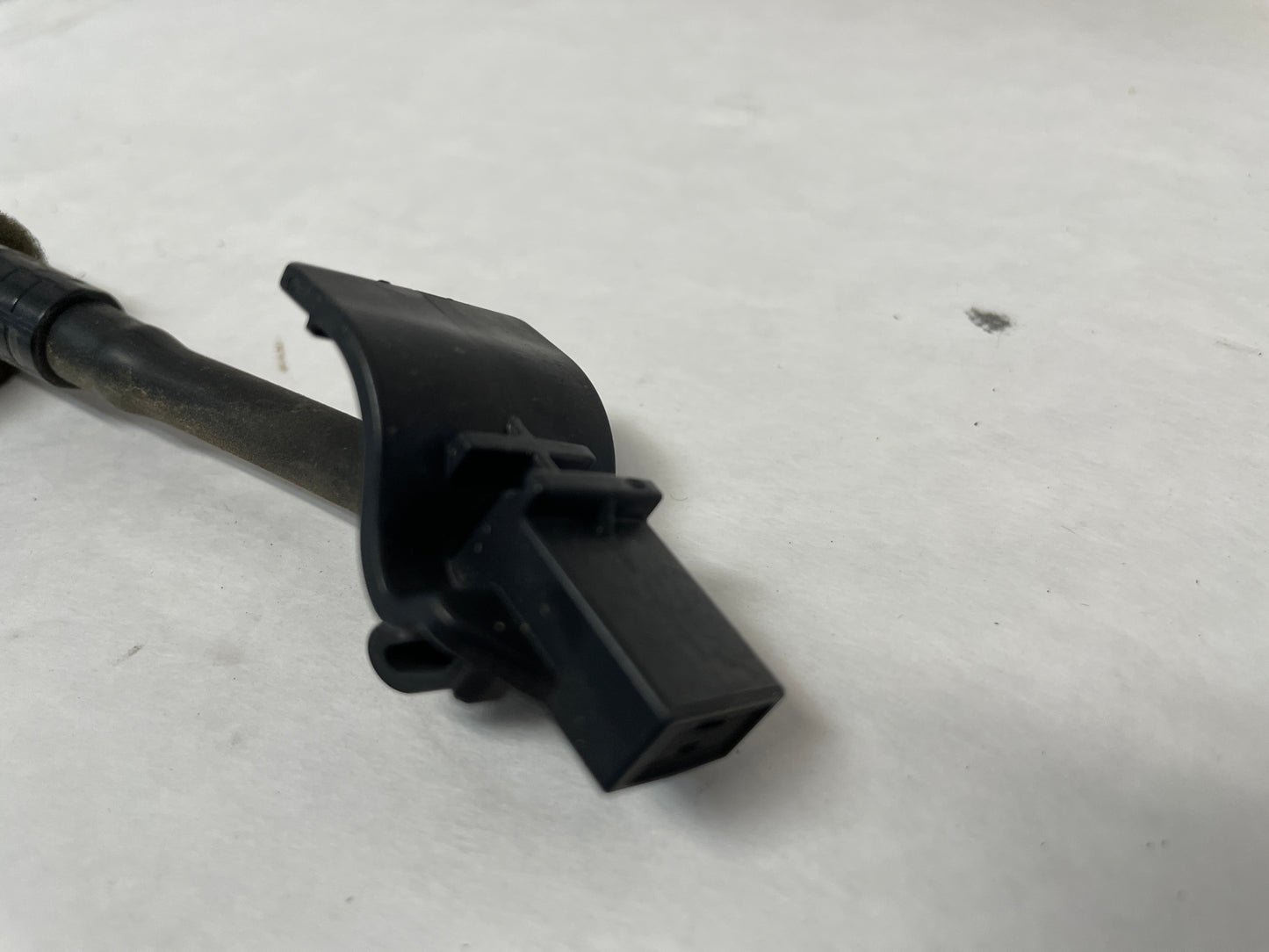 2014 Chevy SS Sedan Windshield Washer Nozzle Sprayer OEM - Day's Parts Yard