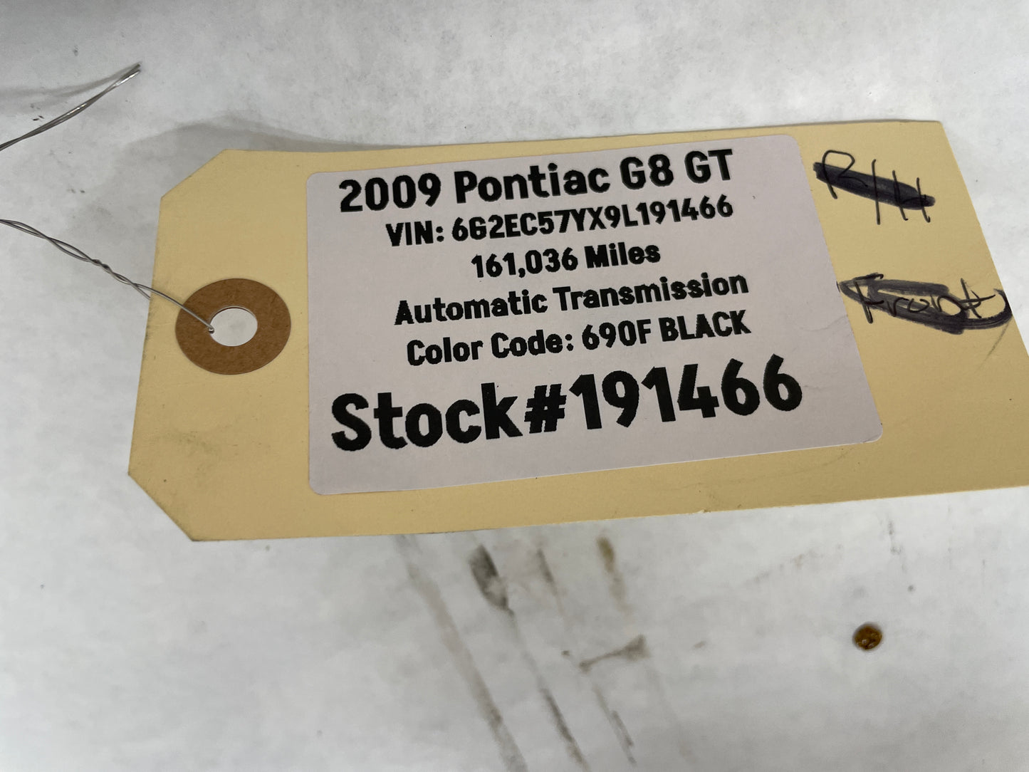 2009 Pontiac G8 GT RH Passenger Front Door Window Belt Molding Weather Strip Trim OEM - Day's Parts Yard