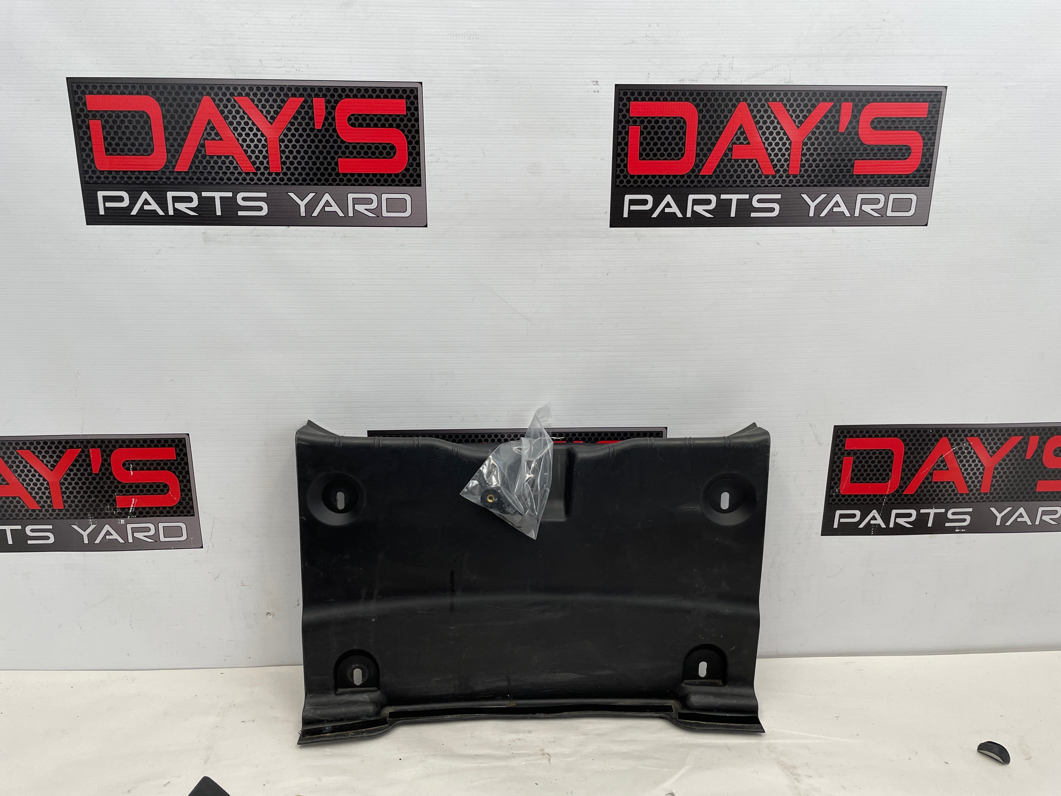 2019 Chevy Camaro SS Rear Trunk Latch Trim Panel OEM – Day's Parts Yard