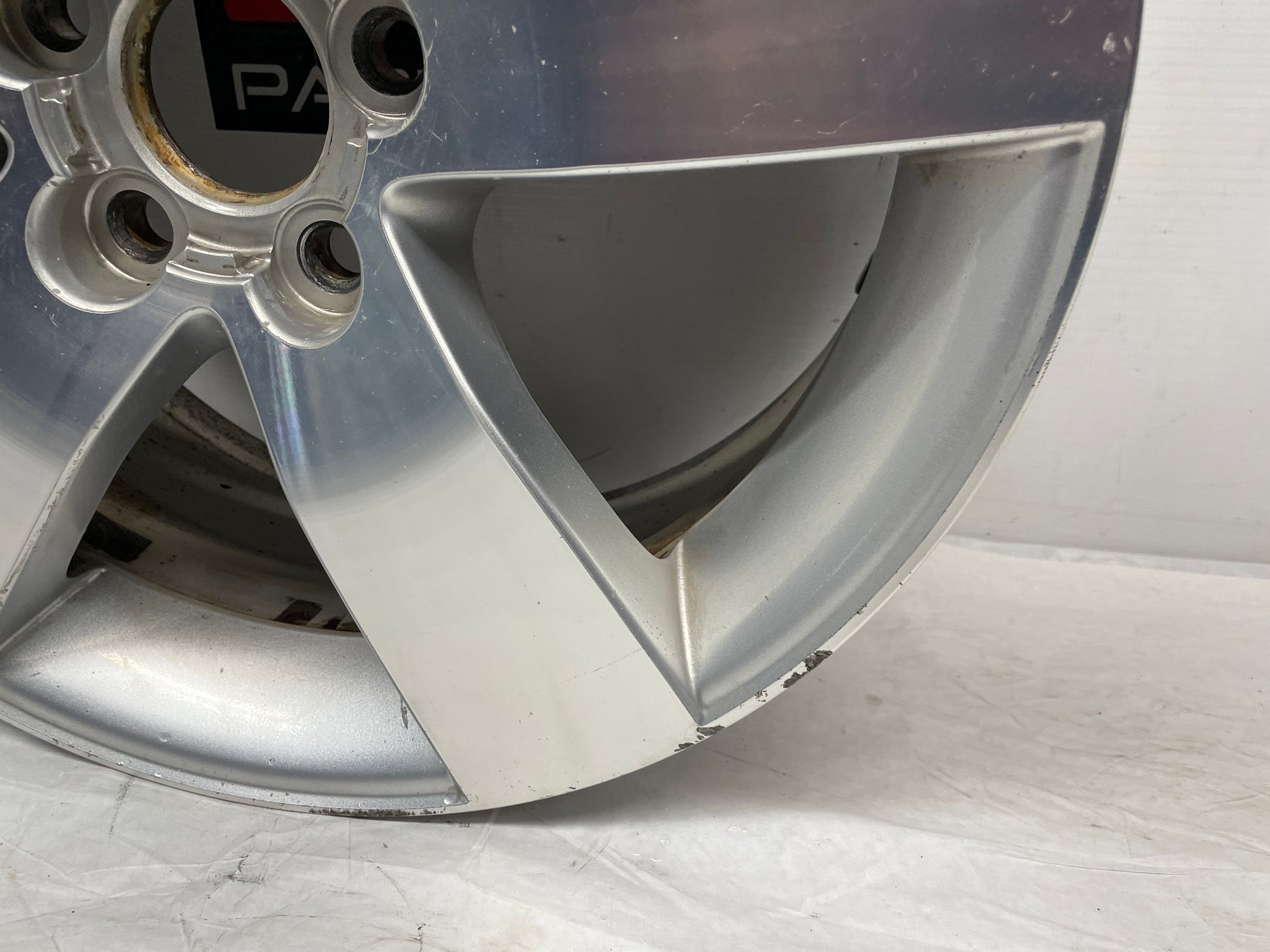 2009 Pontiac G8 GT Factory OEM 19X8 Wheel - Day's Parts Yard