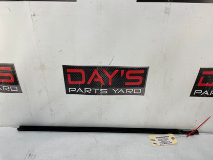 2009 Pontiac G8 GT RH Passenger Front Door Window Belt Molding Weather Strip Trim OEM - Day's Parts Yard