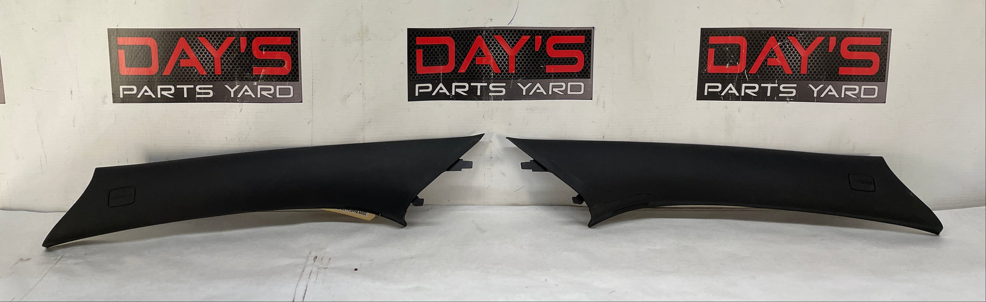 2009 Pontiac G8 GT RH & LH Interior A Pillar Windshield Trim Molding Panels OEM - Day's Parts Yard