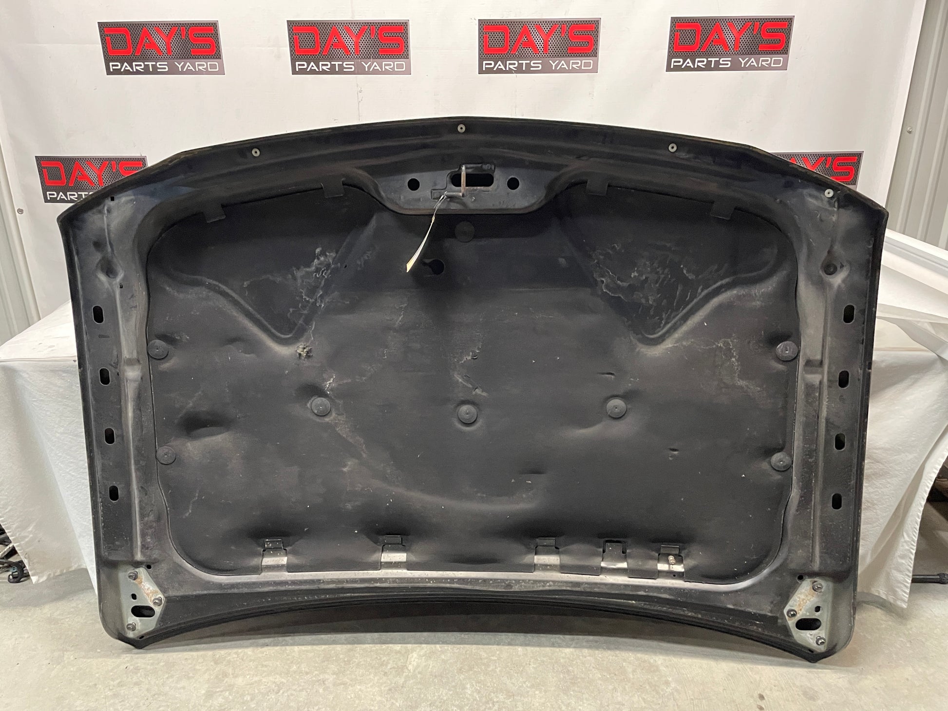 2004 GMC Sierra K1500 Hood Assembly OEM LOCAL PICK UP - Day's Parts Yard