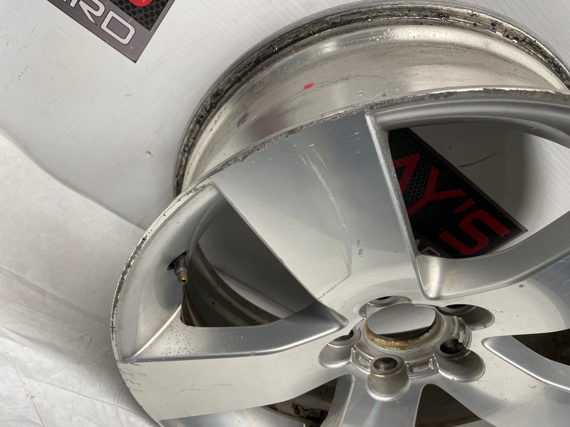 2009 Pontiac G8 GT Factory OEM 19X8 Wheel - Day's Parts Yard