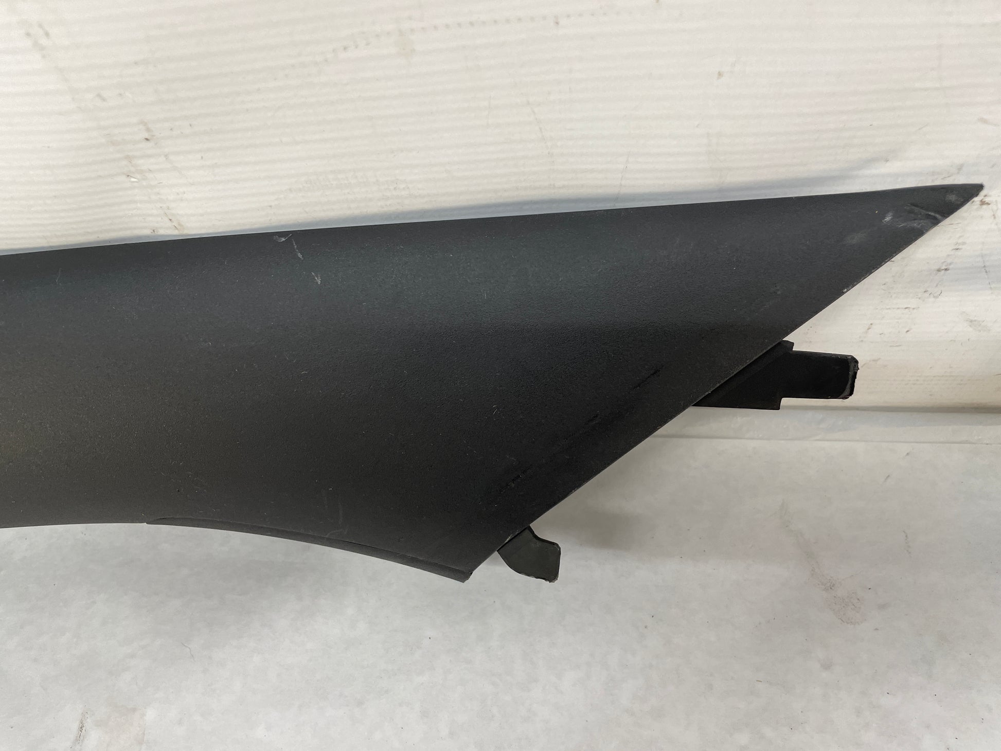 2009 Pontiac G8 GT RH & LH Interior A Pillar Windshield Trim Molding Panels OEM - Day's Parts Yard
