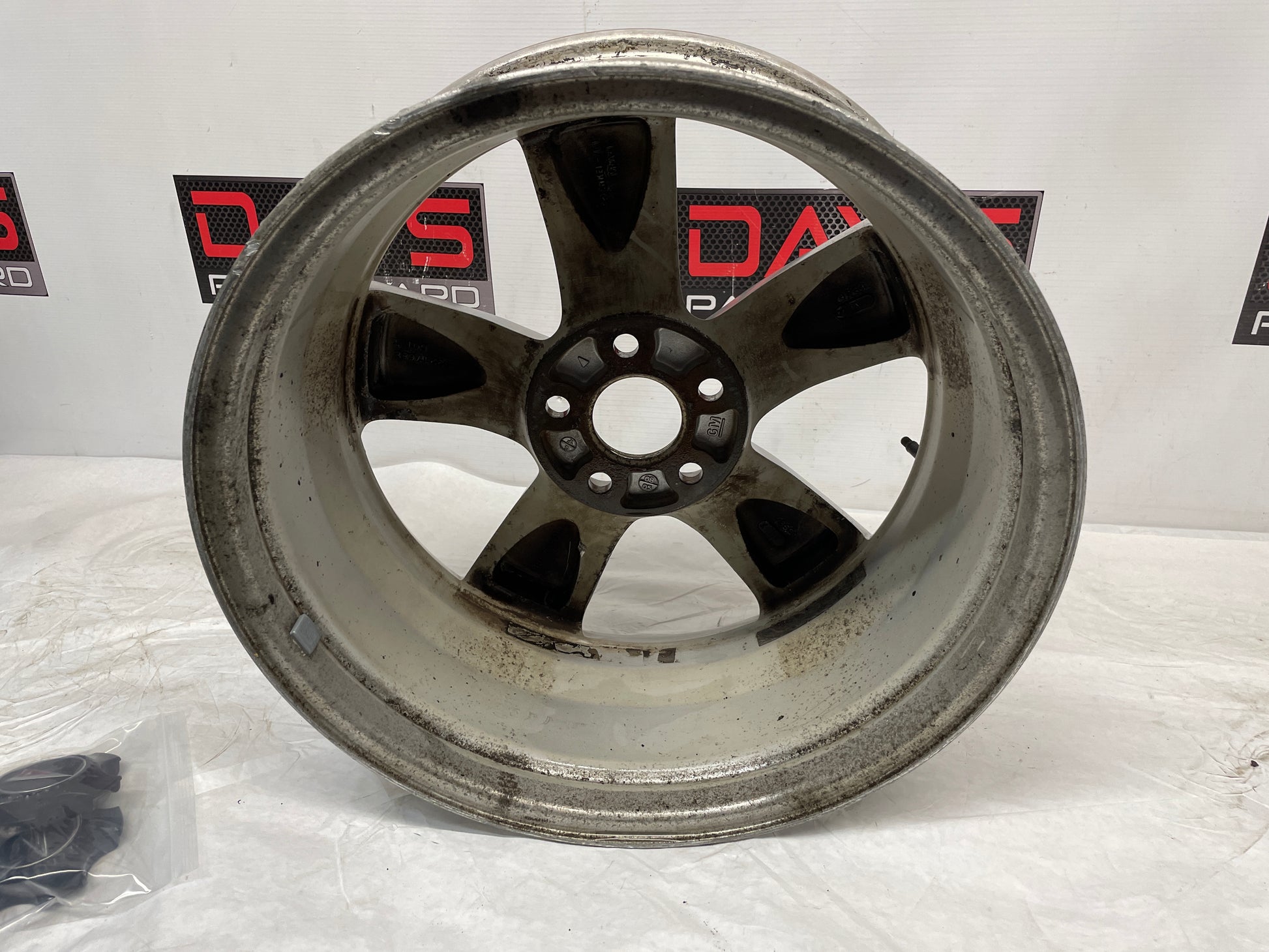 2009 Pontiac G8 GT Factory OEM 19X8 Wheel - Day's Parts Yard