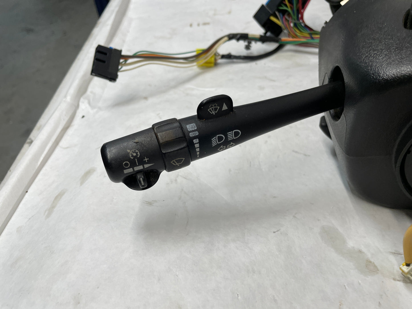 2004 GMC Sierra K1500 Steering Column w/ Key OEM - Day's Parts Yard