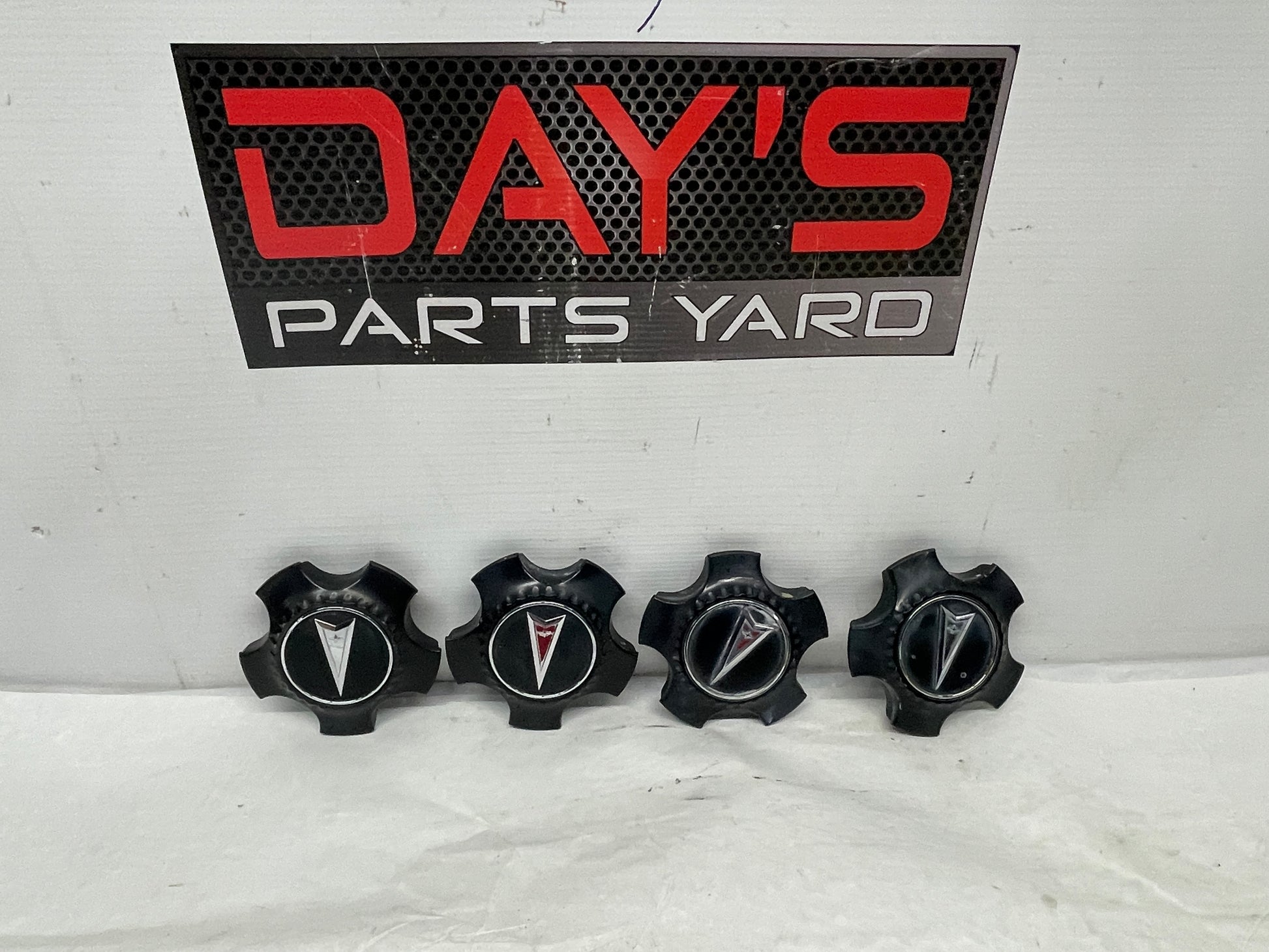 2009 Pontiac G8 GT Wheel Center Caps OEM - Day's Parts Yard