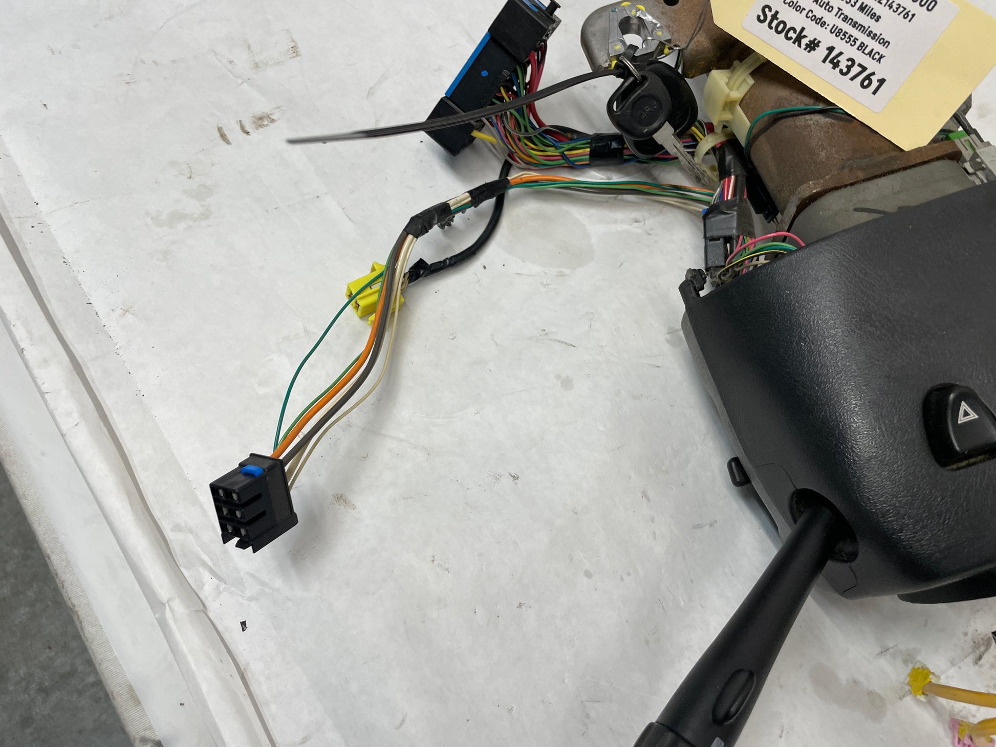 2004 GMC Sierra K1500 Steering Column w/ Key OEM - Day's Parts Yard