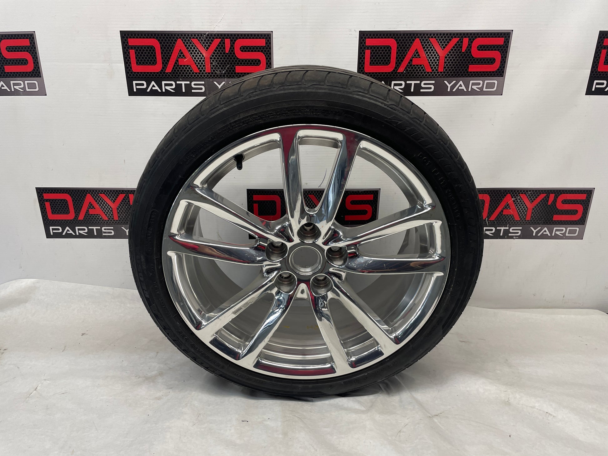 2014 Chevy SS Sedan Factory OEM Front Wheel w/ Bridgestone Potenza Tire 19X8.5 - Day's Parts Yard