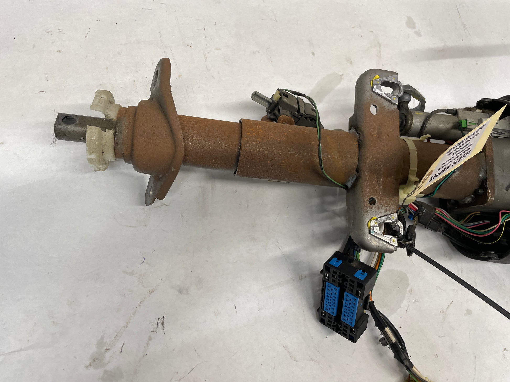 2004 GMC Sierra K1500 Steering Column w/ Key OEM - Day's Parts Yard