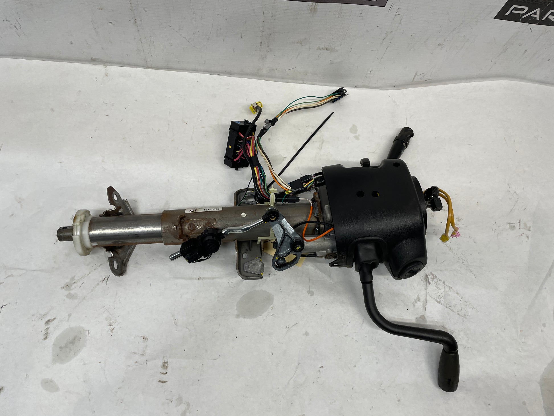 2004 GMC Sierra K1500 Steering Column w/ Key OEM - Day's Parts Yard
